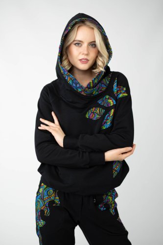 bluza czarna z kapturem i aplikacjami kieszenie kolekcja MIST marka VIPPI design    (1).jpg