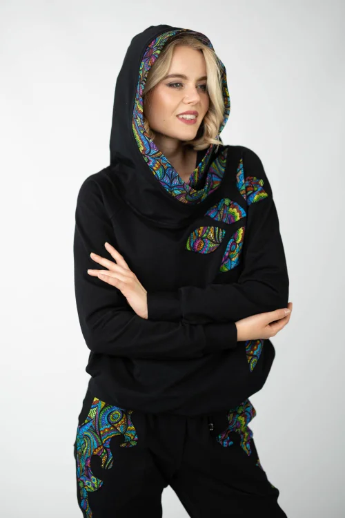 bluza czarna z kapturem i aplikacjami kieszenie kolekcja MIST marka VIPPI design    (2).jpg