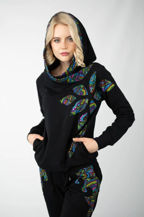 bluza czarna z kapturem i aplikacjami kieszenie kolekcja MIST marka VIPPI design    (3).jpg