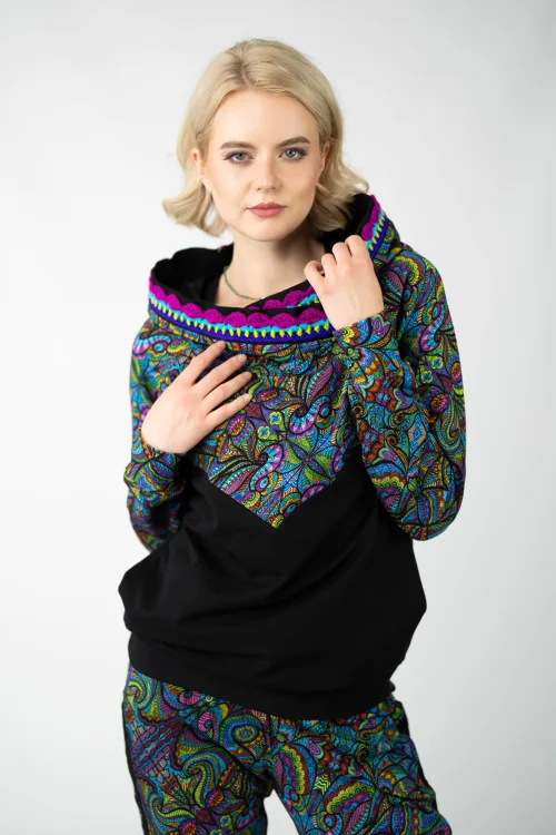 bluza bomberka z szydelkową koronką na kapturze kolekcja MIST marka VIPPI design (9).jpg
