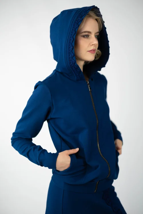 bluza bomberka granatowa z szydełkową koronką na kapturze   kolekcja KGart marka VIPPI design  (6).jpg
