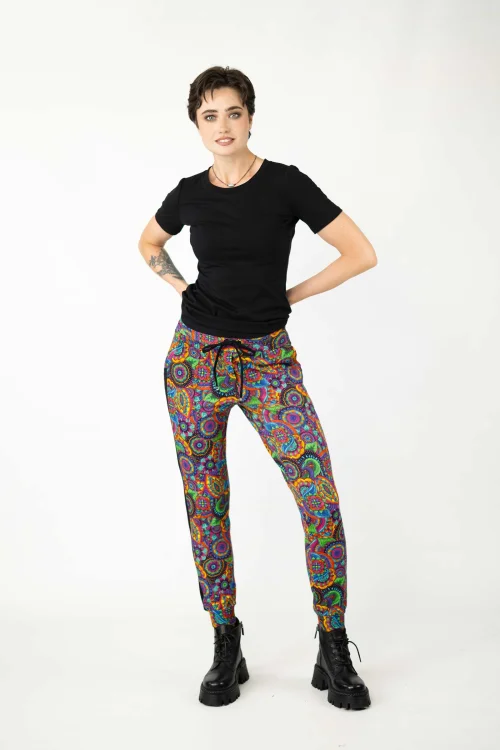 spodnie-kolorowe-z-lampasami-kolekcja-BLISS-marka-Vippi-design-3.jpg