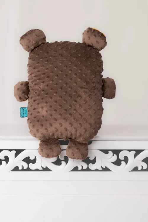 poducho przytulanka miś brązowy jabłuszka marka VIPPI DESIGN (4).jpg