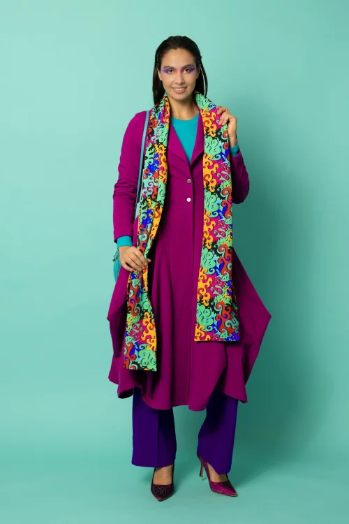 bluzka turkusowa z dzianiny prążek turkusowa spodnie szerokie w kant fioletowe płaszcz origami cyklamen kolekcja CRAZY BASIC szalik FLOW marka VIPPI DESIGN (4).jpg