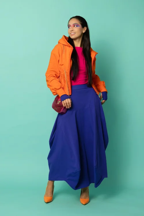 bluza gorsetowa  z szydełkową koronką kolekcja KGart i spodnica długa origami chabrowaCRAZY BASIC marka VIPPI DESIGN (1).jpg