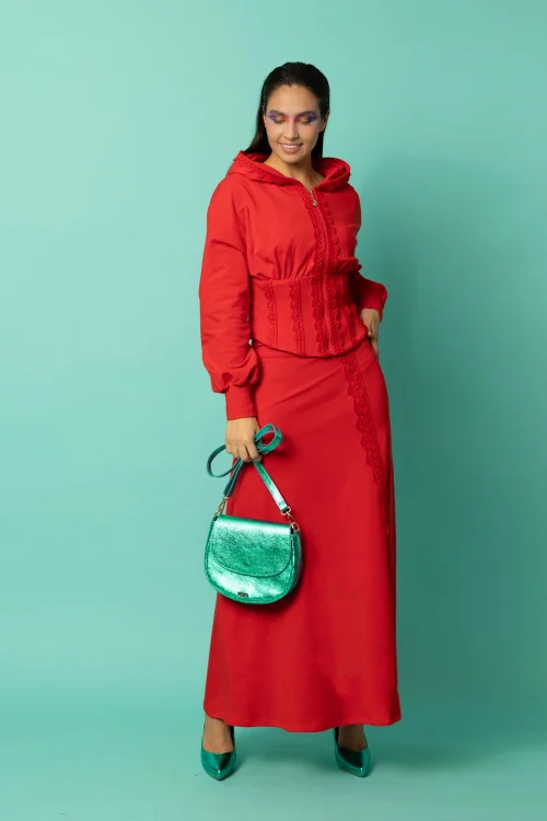 bluza gorsetowa czerwona z szydełkową koronką i spodnica długa czerwona kolekcja KGart -marka-VIPPI-design (3).jpg