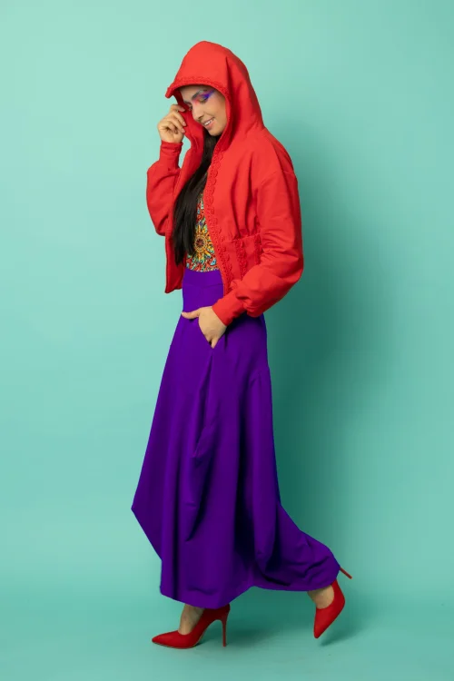 bluzka klasyczna kolekcja ABRACADABRA spodnica fioletowa dluga origami i bluza czerwona z szydełkową koronką kolekcja KGart   marka VIPPI DESIGN  (5).jpg