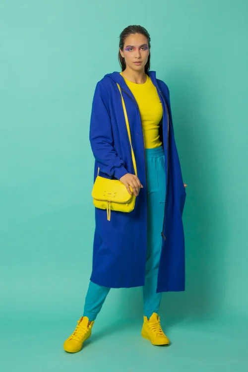 bluzka klasyczna dzianina prążek i spodnie bojowki niebieskie kolekcja płaszcz długi chabrowy z kapturem  CRAZY BASIC  marka VIPPI DESIGN  (2).jpg
