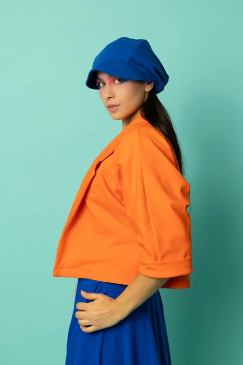 spodnica wiskozowa chabrowa z koła i  bluzka klasyczna różowa krótki rękaw żakiet luźny krótki pomarańczowy czapka z daszkiem chabrowa  kolekcja CRAZY BASIC marka VIPPI DESIGN (6).jpg