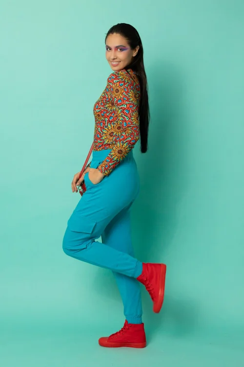 bluzka klasyczna kolekcja ABRACADABRA  i spodnie bojowki niebieskie marka VIPPI DESIGN (1).jpg