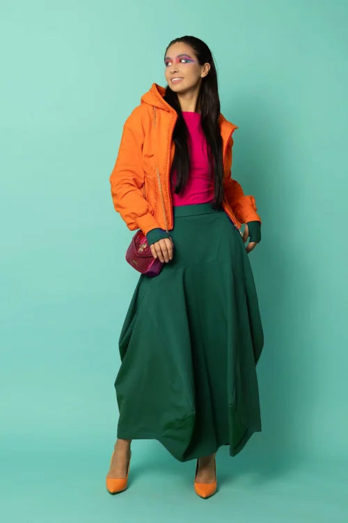 bluza-gorsetowa-pomarańzowa-z-szydełkowymi-koronkami-kolekcja-KGart--i-spódnica-długa-origami-zielona-kolekcja-CRAZY-BASIC-marka-VIPPI-DESIGN.jpg