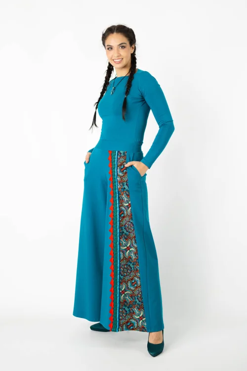 i spodnie dzwony petrolowe z szydełkową wstawką kolekcja INDI blue marka VIPPI DESIGN (4).jpg