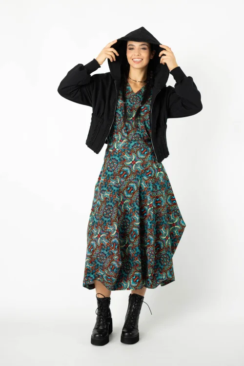 bluza gorsetowa  z szydełkowymi koronkami  i spodnica czarna origami  za aplikacjami  kolekcja INDII blue marka VIPPI DESIGN  (16).jpg