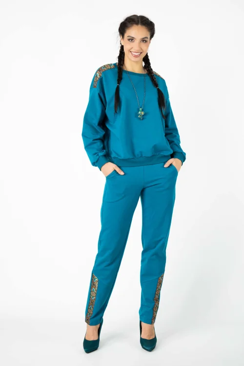 bluza i spodnie petrolowe z ozdobnymi taśmami kolekcja INDI blue marka VIPPI DESIGN  (3).jpg