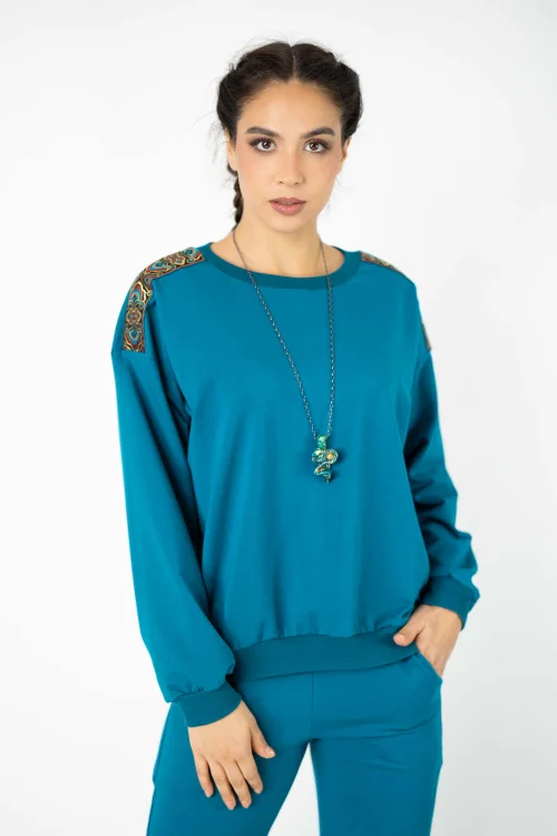 bluza  z ozdobnymi taśmami kolekcja INDI blue marka VIPPI DESIGN  (3).jpg