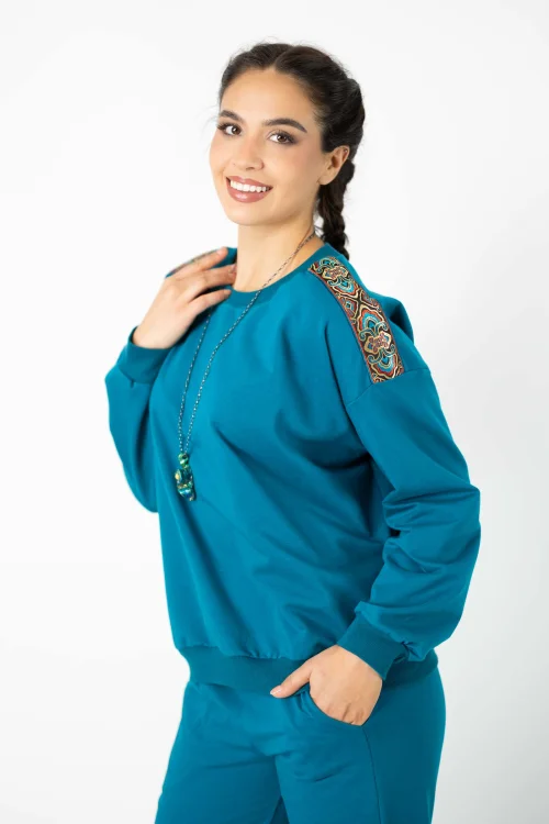 bluza  z ozdobnymi taśmami kolekcja INDI blue marka VIPPI DESIGN  (4).jpg