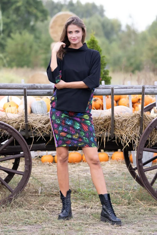 bluzka czarna kimonowa stojka i spodnica mini z szydełkowymi lampasami kolekcja WIND grey marka VIPPI DESIGN (3).jpg