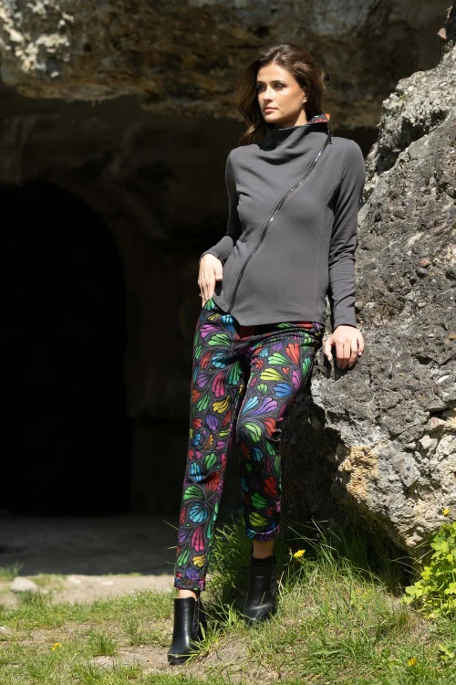 bluza szara asymetryczna i spodnie z mankietami kolekcja WIND grey marka VIPPI DESIGN (5).jpg