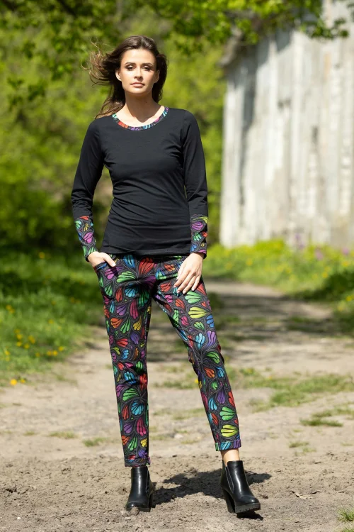 bluzka czarna  klasyczna z kolorowymi mankietami i spodnie z mankietami kolekcja WIND grey marka VIPPI DESIGN (1).jpg