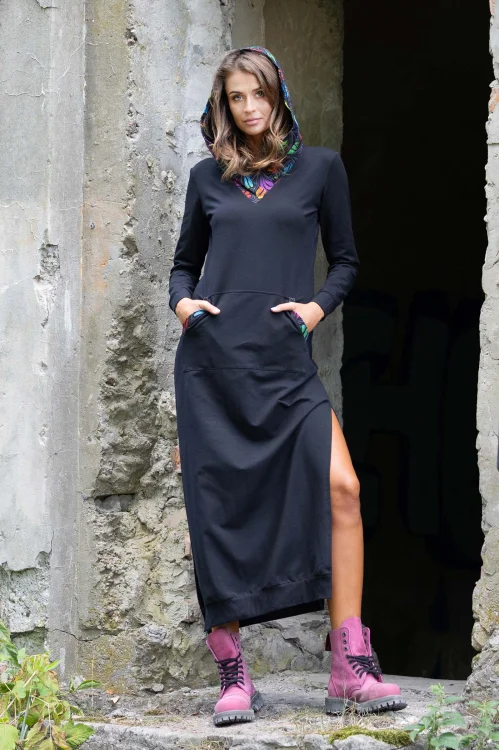 sukienka czarna długa sportowa z kapturem kolekcja WIND grey marka VIPPI DESIGN (11).jpg