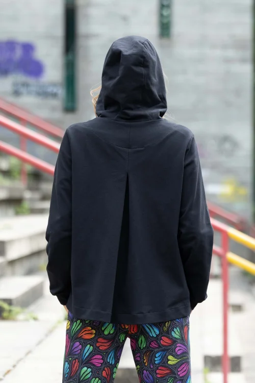 bluza czarna z kontrą z tyłu kolekcja WIND grey marka VIPPI DESIGN (1).jpg