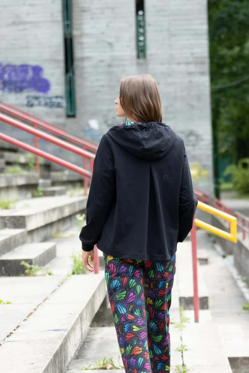 bluza czarna z kontrą z tyłu kolekcja WIND grey marka VIPPI DESIGN (9).jpg