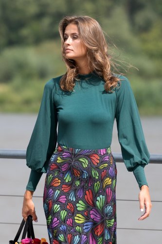 bluzka-zielona-z-bufkami-wiskozowa-kolekcja-WIND-grey-marka-VIPPI-DESIGN.jpg