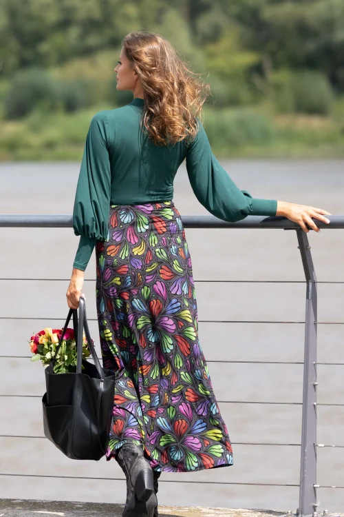 bluzka zielona z bufkami wiskozowa i spodnica długa wizkozowa dzwonek  kolekcja WIND grey marka VIPPI DESIGN  (4).jpg