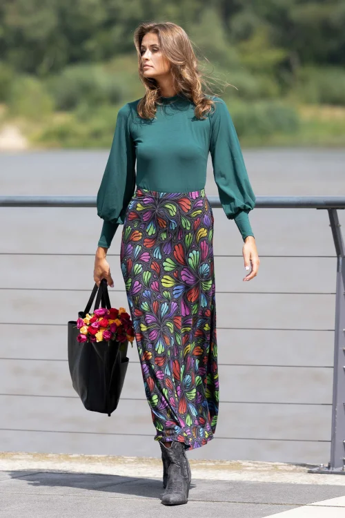 bluzka zielona z bufkami wiskozowa i spodnica długa wizkozowa dzwonek  kolekcja WIND grey marka VIPPI DESIGN  (6).jpg