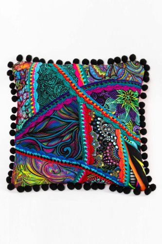 Poduszka-KGart-patchwork-marka-VIPPI-DESIGN-rozmiar-S-3.jpg