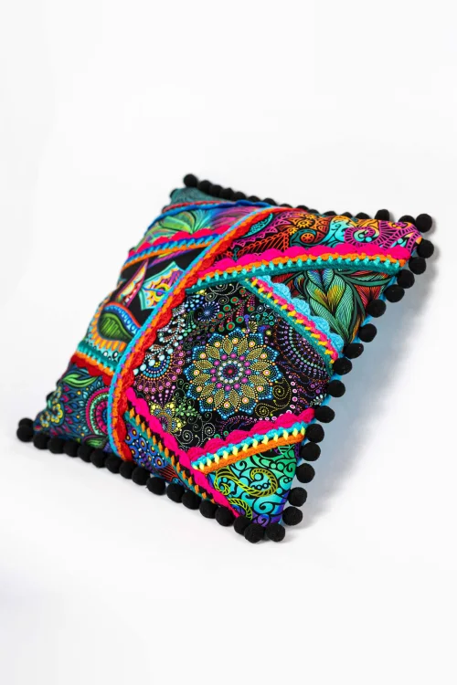 Poduszka-KGart-patchwork-marka-VIPPI-DESIGN-rozmiar-S-9c.jpg