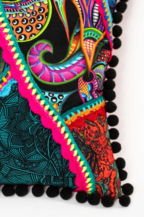 Poduszka-KGart-patchwork-marka-VIPPI-DESIGN-rozmiar-M-1b.jpg