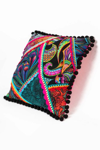 Poduszka-KGart-patchwork-marka-VIPPI-DESIGN-rozmiar-M-1c.jpg