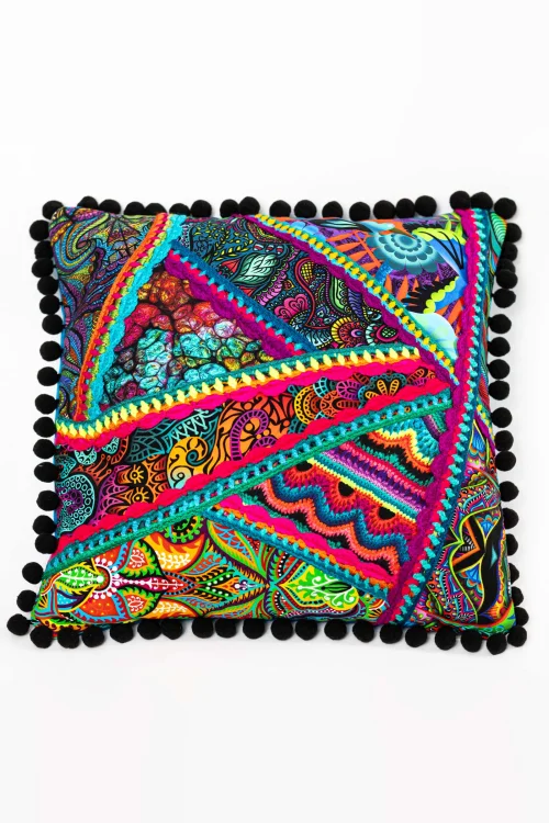 Poduszka-KGart-patchwork-marka-VIPPI-DESIGN-rozmiar-M-2.jpg
