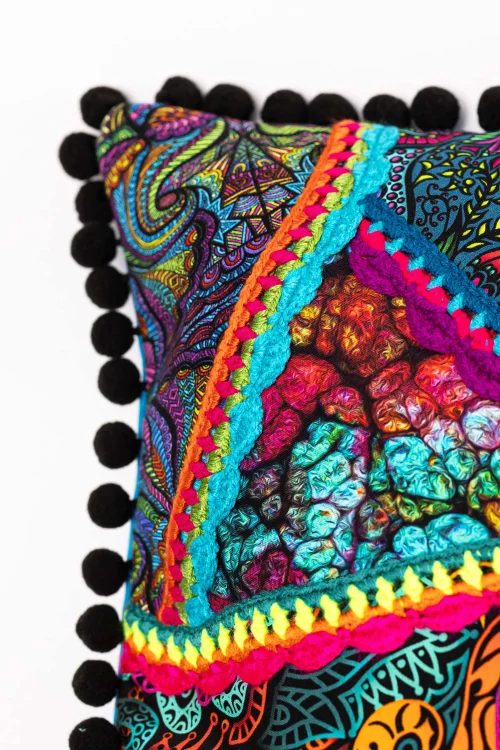 Poduszka-KGart-patchwork-marka-VIPPI-DESIGN-rozmiar-M-2a.jpg