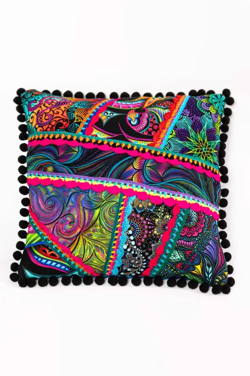 Poduszka-KGart-patchwork-marka-VIPPI-DESIGN-rozmiar-M-4.jpg