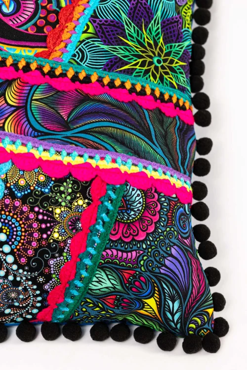 Poduszka-KGart-patchwork-marka-VIPPI-DESIGN-rozmiar-M-4a.jpg