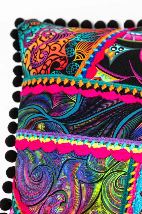 Poduszka-KGart-patchwork-marka-VIPPI-DESIGN-rozmiar-M-4c.jpg