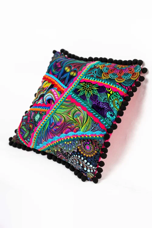 Poduszka-KGart-patchwork-marka-VIPPI-DESIGN-rozmiar-M-6b.jpg