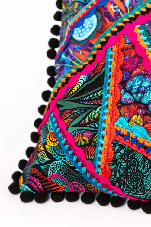 Poduszka-KGart-patchwork-marka-VIPPI-DESIGN-rozmiar-M-9a.jpg