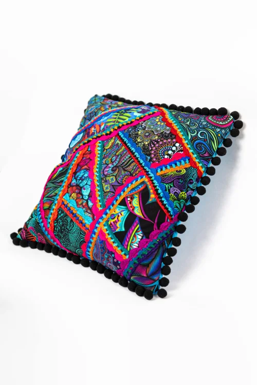 Poduszka-KGart-patchwork-marka-VIPPI-DESIGN-rozmiar-M-9c.jpg
