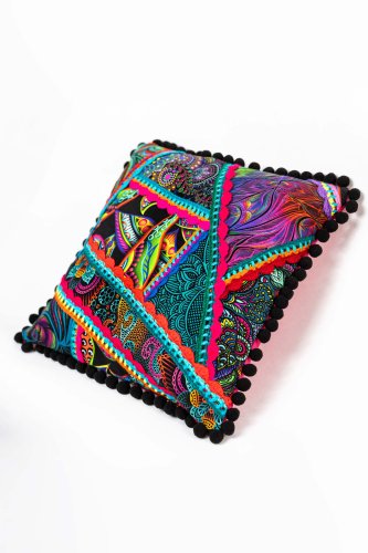 Poduszka-KGart-patchwork-marka-VIPPI-DESIGN-rozmiar-M-11c.jpg