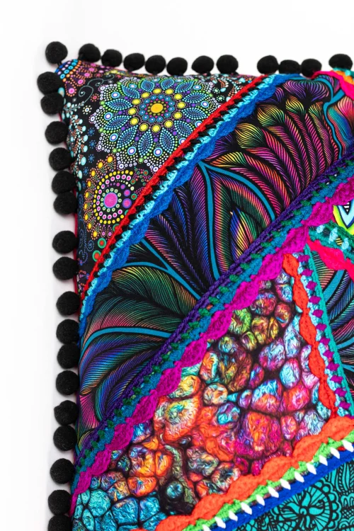 Poduszka-KGart-patchwork-marka-VIPPI-DESIGN-rozmiar-L-3b.jpg