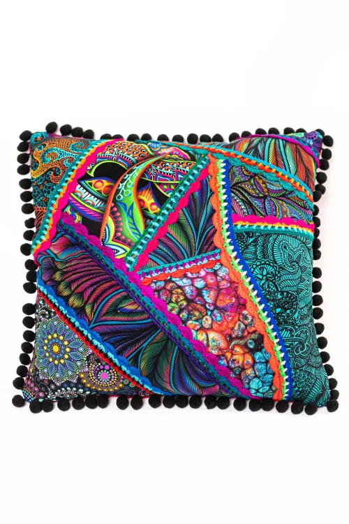 Poduszka-KGart-patchwork-marka-VIPPI-DESIGN-rozmiar-L- 3d.jpg