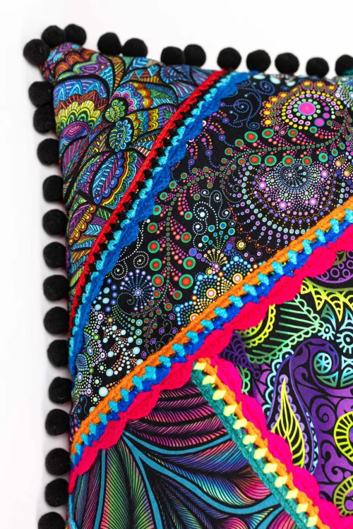 Poduszka-KGart-patchwork-marka-VIPPI-DESIGN-rozmiar-L--4b.jpg
