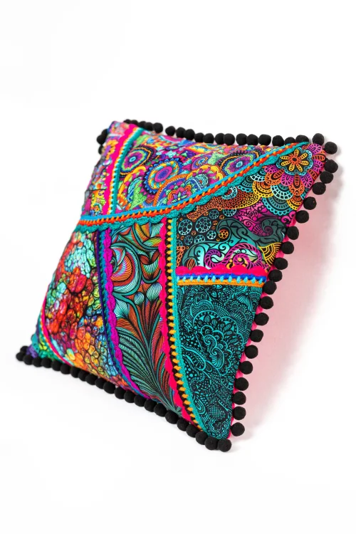 Poduszka-KGart-patchwork-marka-VIPPI-DESIGN-rozmiar-L--10c.jpg