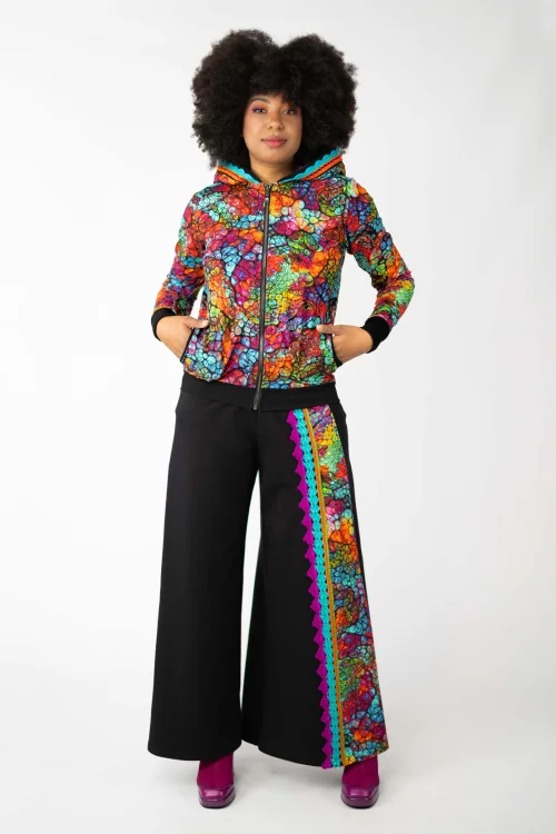 bluza-bomberka-z-szydekową-koronką-i-spodnie-z-szydekową-koronką-czarne,-kolekcja-SHINY,-marka-VIPPI-DESIGN-8.jpg