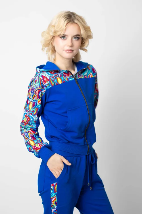 bluza chabrowa bomberka krotka z kapturem na zamekkolekcja MEXICO white marka VIPPI DESIGN (3).jpg