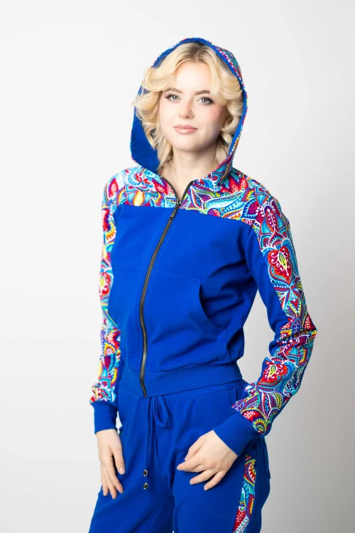 bluza chabrowa bomberka krotka z kapturem na zamekkolekcja MEXICO white marka VIPPI DESIGN (6).jpg