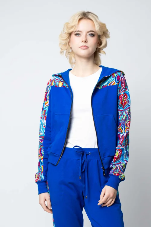 bluza chabrowa bomberka krotka z kapturem na zamekkolekcja MEXICO white marka VIPPI DESIGN (11).jpg